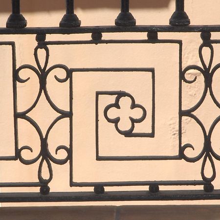 Hostal Parellades Sitges Exterior foto