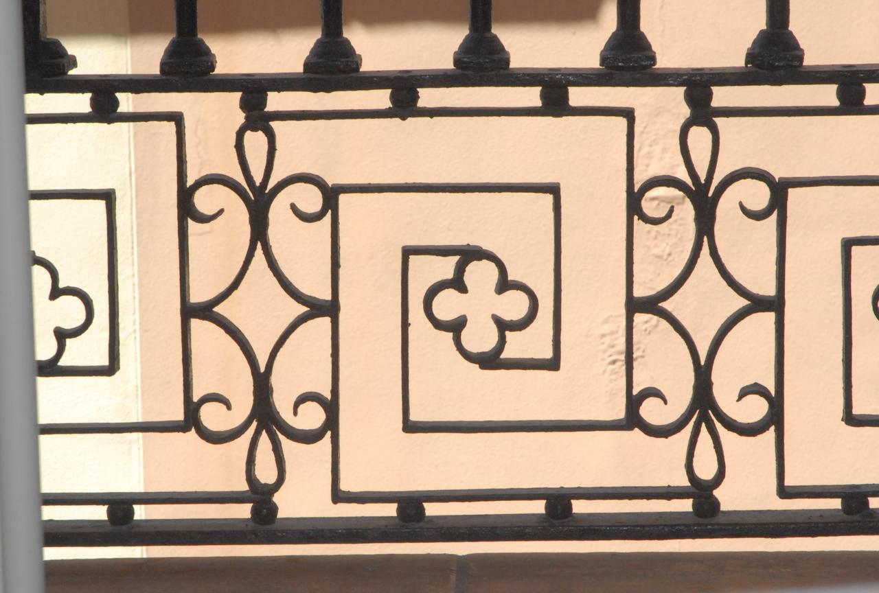 Hostal Parellades Sitges Exterior foto