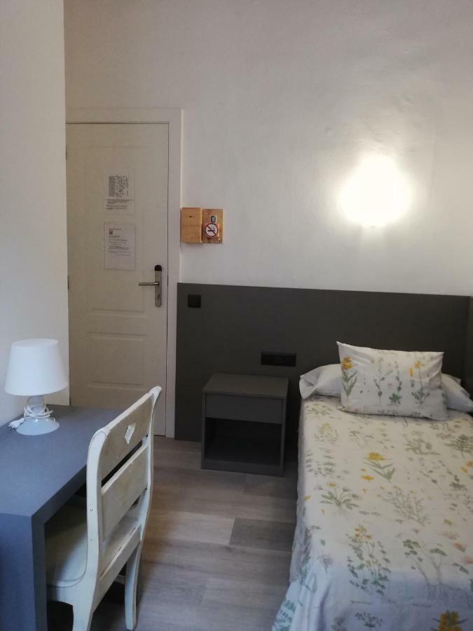 Hostal Parellades Sitges Exterior foto